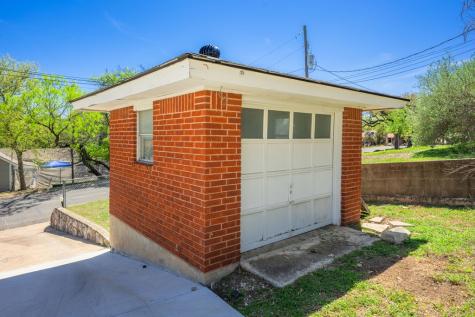 825 Golf Street Kerrville TX 78028
