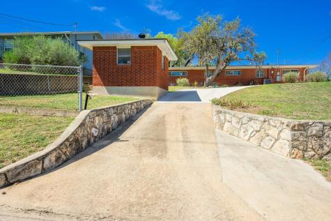 825 Golf Street Kerrville TX 78028