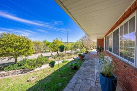 825 Golf Street Kerrville TX 78028