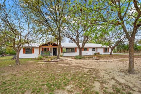 1094 Harper Road Kerrville TX 78028