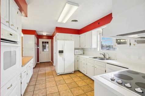 706 Cardinal Drive Kerrville TX 78028