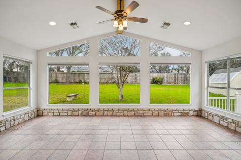 706 Cardinal Drive Kerrville TX 78028
