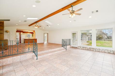 706 Cardinal Drive Kerrville TX 78028