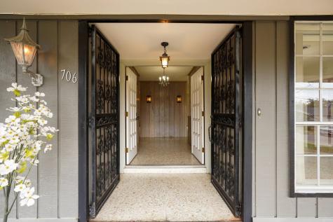 706 Cardinal Drive Kerrville TX 78028