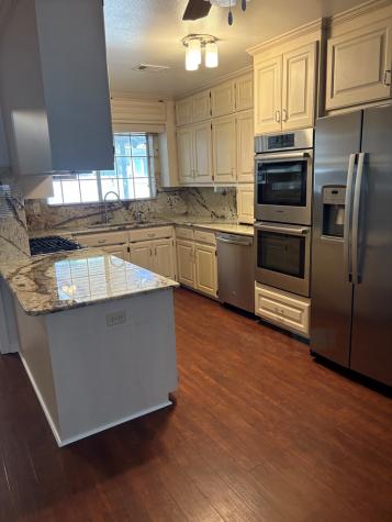 300 Westminster Kerrville TX 78028