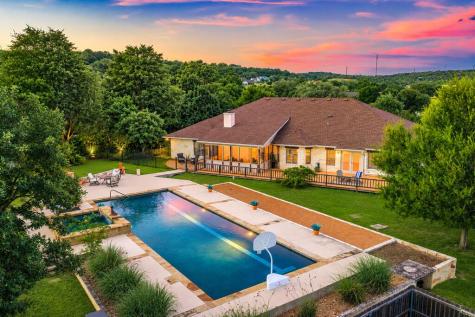 140 Oakhampton Trail Ingram TX 78025