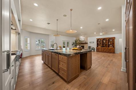 140 Oakhampton Trail Ingram TX 78025
