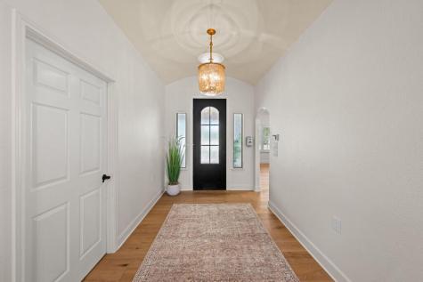 140 Oakhampton Trail Ingram TX 78025