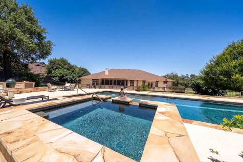 140 Oakhampton Trail Ingram TX 78025