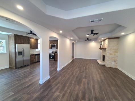 521 #D Sand Bend Kerrville TX 78028