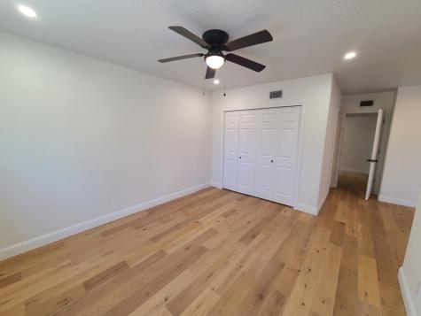 521 #D Sand Bend Kerrville TX 78028