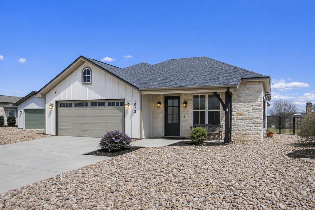 1073 Roanoke Lane Kerrville TX 78028