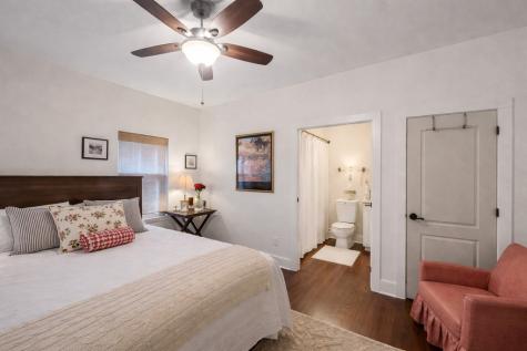 1073 Roanoke Lane Kerrville TX 78028