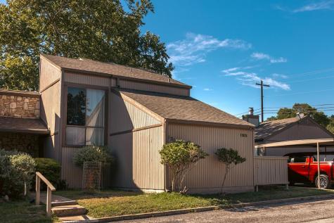 1905#121 West Lane Kerrville TX 78028