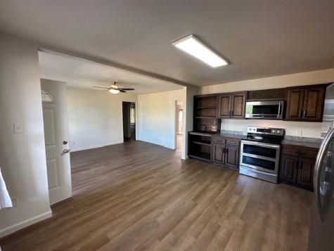 109 Leon Street London TX 76854