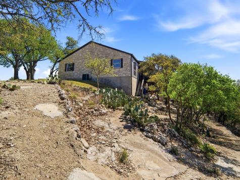 1044 Edinburgh Kerrville TX 78028