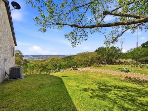 1044 Edinburgh Kerrville TX 78028