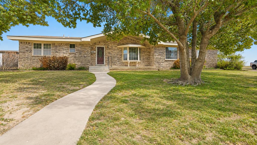 1105 Mustang Lane Mccamey TX 79752