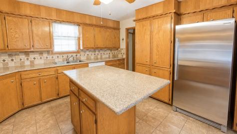 1105 Mustang Lane Mccamey TX 79752