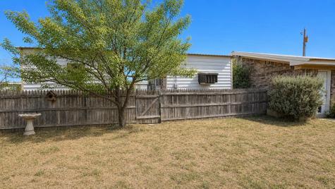 1105 Mustang Lane Mccamey TX 79752