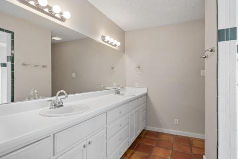 1402 Mcallen Street Kerrville TX 78028