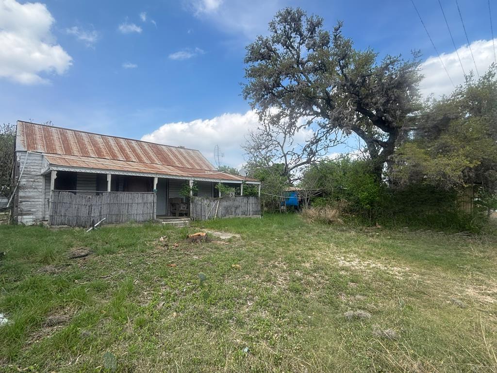 34 County Road 380 Barksdale TX 78828