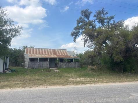 34 County Road 380 Barksdale TX 78828