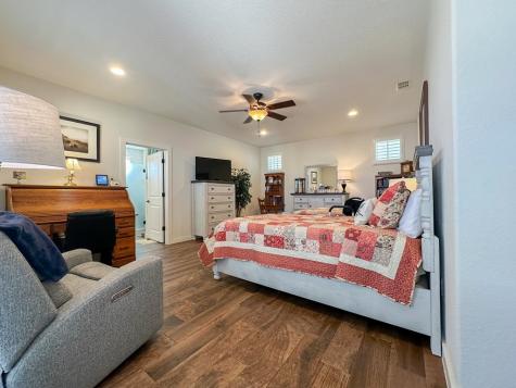 1048 Roanoke Lane Kerrville TX 78028