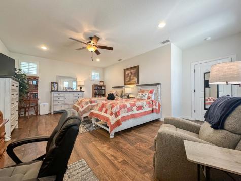 1048 Roanoke Lane Kerrville TX 78028