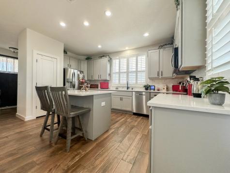 1048 Roanoke Lane Kerrville TX 78028