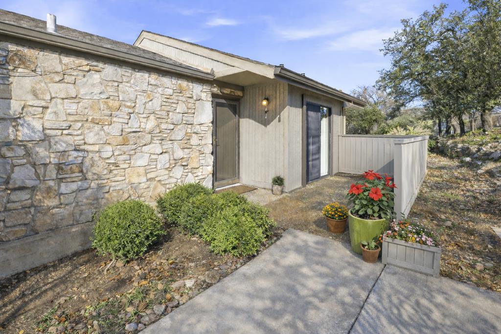 1805-102 West Lane Kerrville TX 78028