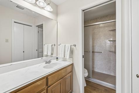 1805-102 West Lane Kerrville TX 78028