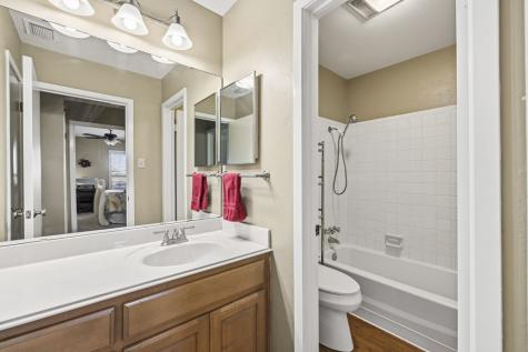 1805-102 West Lane Kerrville TX 78028