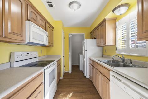 1805-102 West Lane Kerrville TX 78028