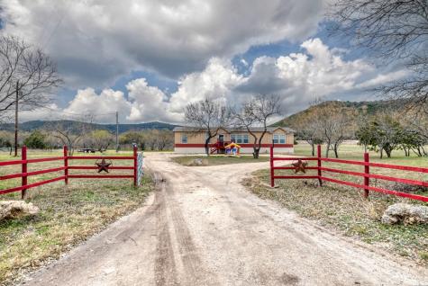 1189 County Road 350 Concan TX 78838