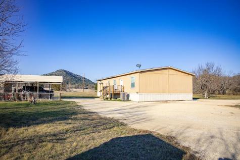 1189 County Road 350 Concan TX 78838