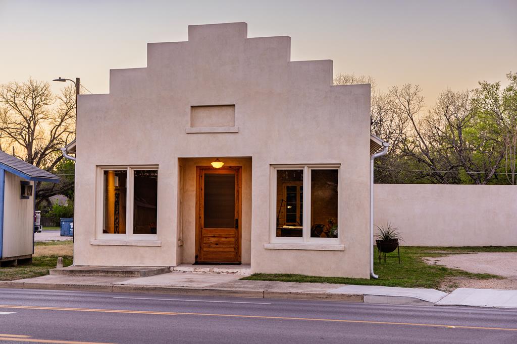 416 Highway 27 Comfort TX 78013