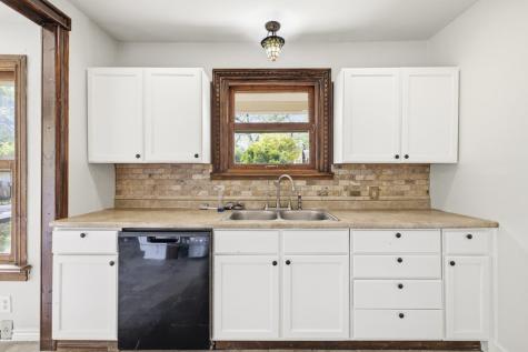 111 Lewis Road Kerrville TX 78028