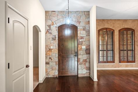 1705 Valencia Drive Kerrville TX 78028