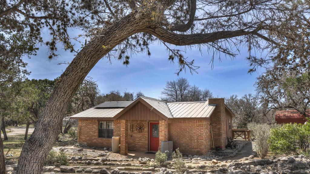 22 George Hoover Lane Leakey TX 78873