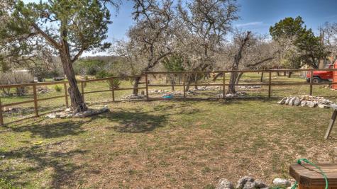 22 George Hoover Lane Leakey TX 78873