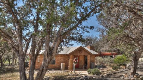 22 George Hoover Lane Leakey TX 78873
