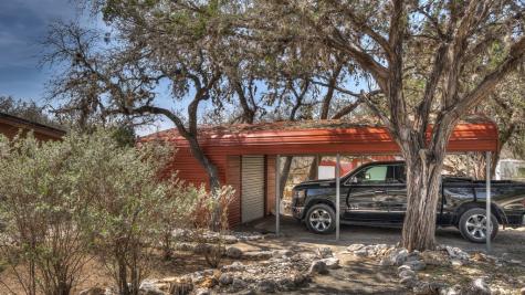 22 George Hoover Lane Leakey TX 78873