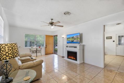 1129 Lake Drive Kerrville TX 78028