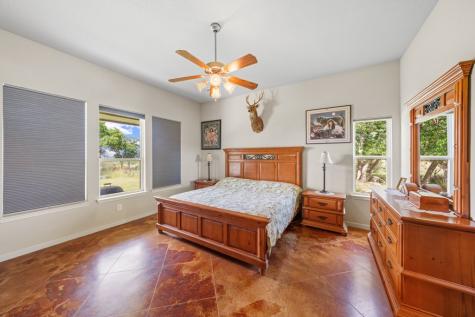 377 Green Oak Drive Kerrville TX 78028