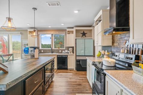 377 Green Oak Drive Kerrville TX 78028