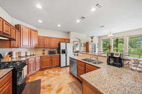 377 Green Oak Drive Kerrville TX 78028