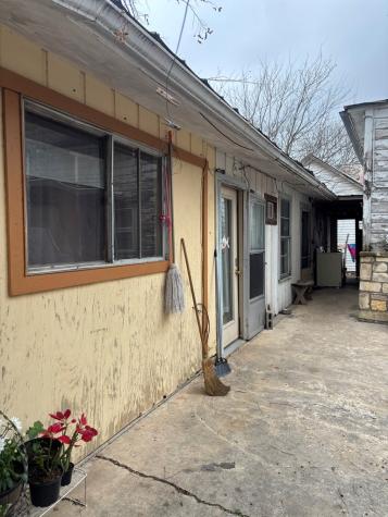 725 Swigert Avenue Kerrville TX 78028