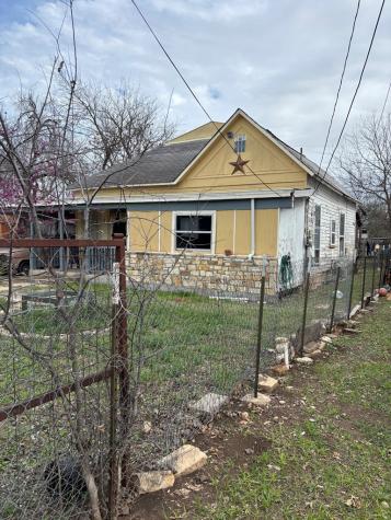 725 Swigert Avenue Kerrville TX 78028