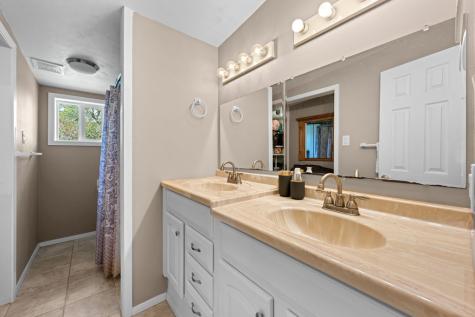 132 Silver Creek Lane E Center Point TX 78010